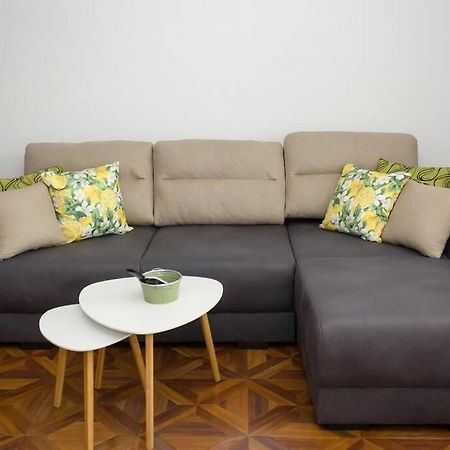 Perfect Summer Vacation Rental - One-Bedroom Flat By Flat Mаnager Топола Екстериор снимка
