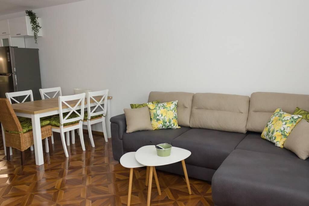 Perfect Summer Vacation Rental - One-Bedroom Flat By Flat Mаnager Топола Екстериор снимка