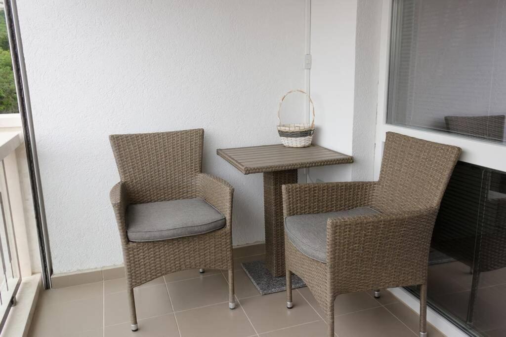 Perfect Summer Vacation Rental - One-Bedroom Flat By Flat Mаnager Топола Екстериор снимка